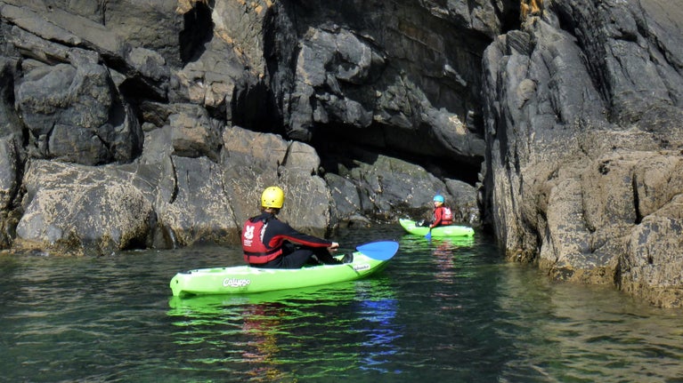 Caiacio'r môr yn Aberdaron